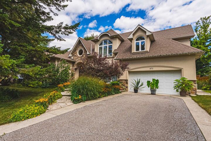 Property Photo: 471 The Kingsway N/A ON M9A 3W5