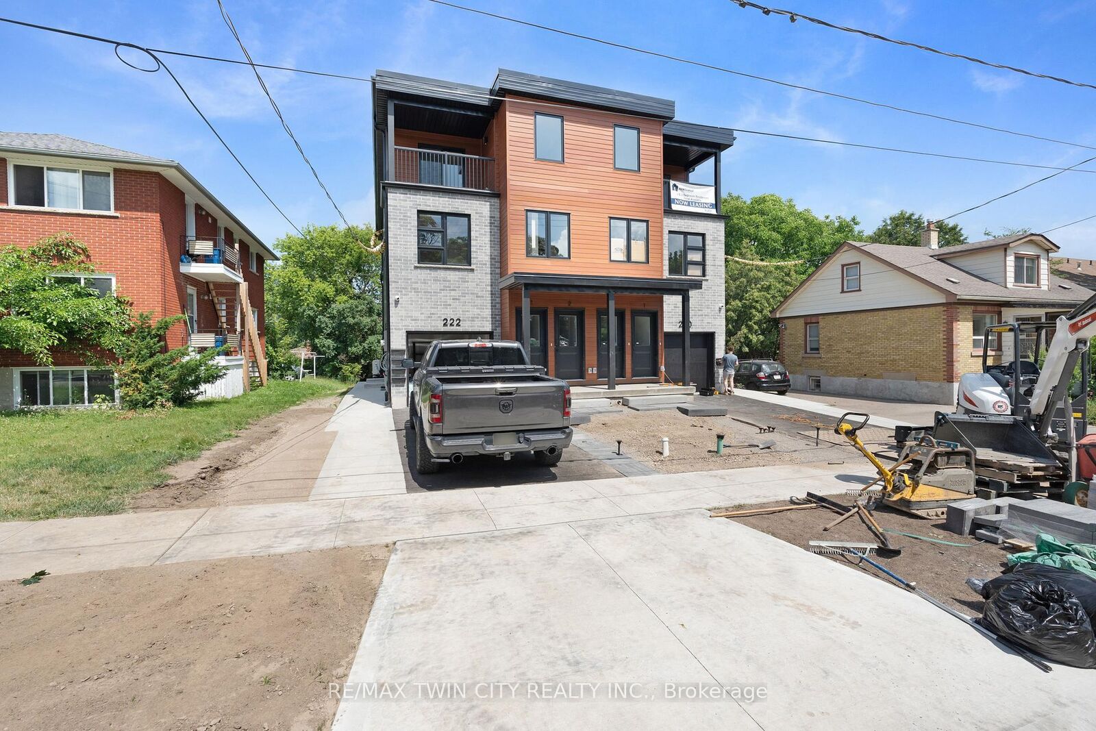 Property Photo:  220 Heiman Street 3  ON N2M 3M3 