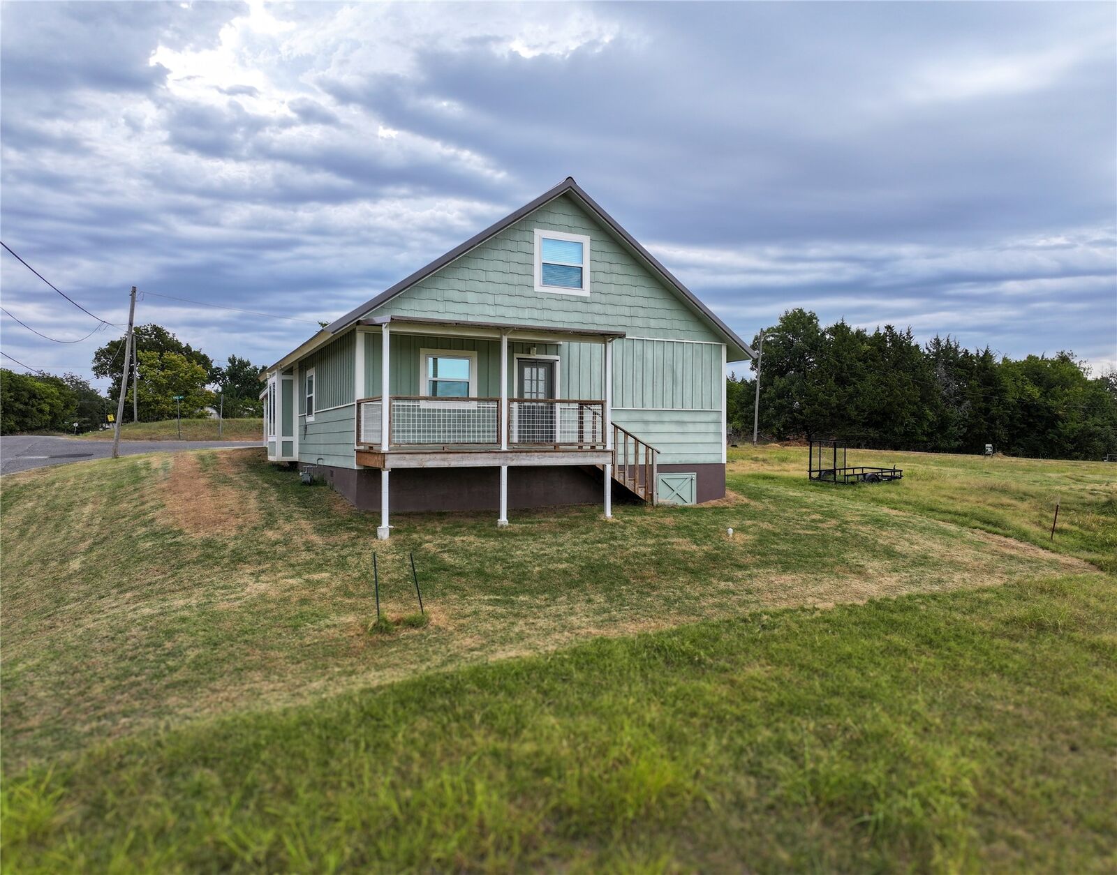 Property Photo: 720 E 4th Street OK 73086