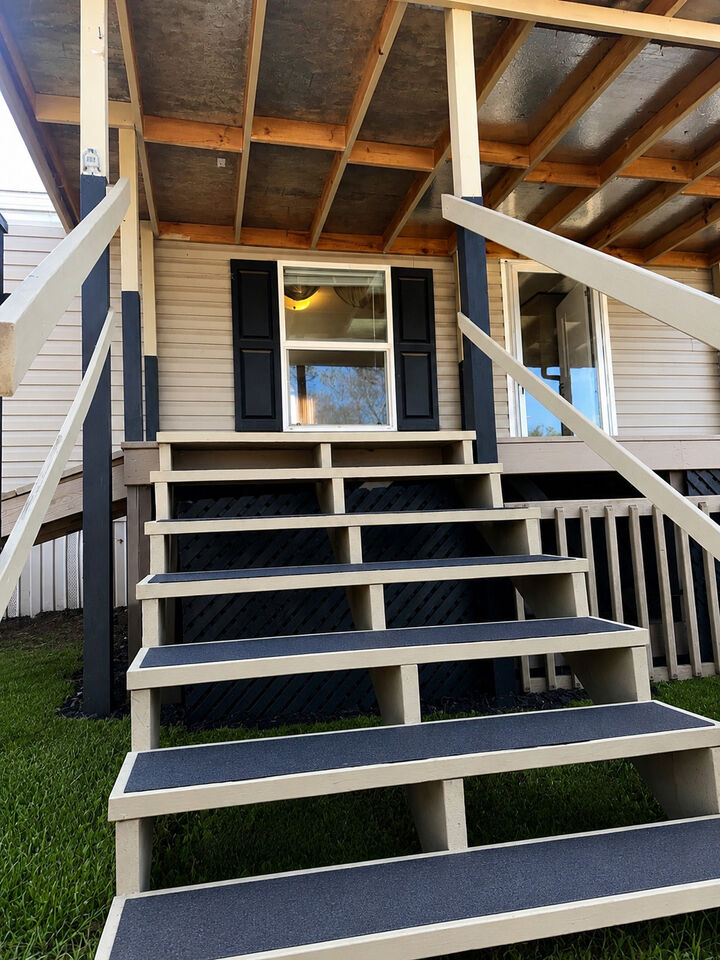Property Photo: 213 S Leblanc Street OK 74051