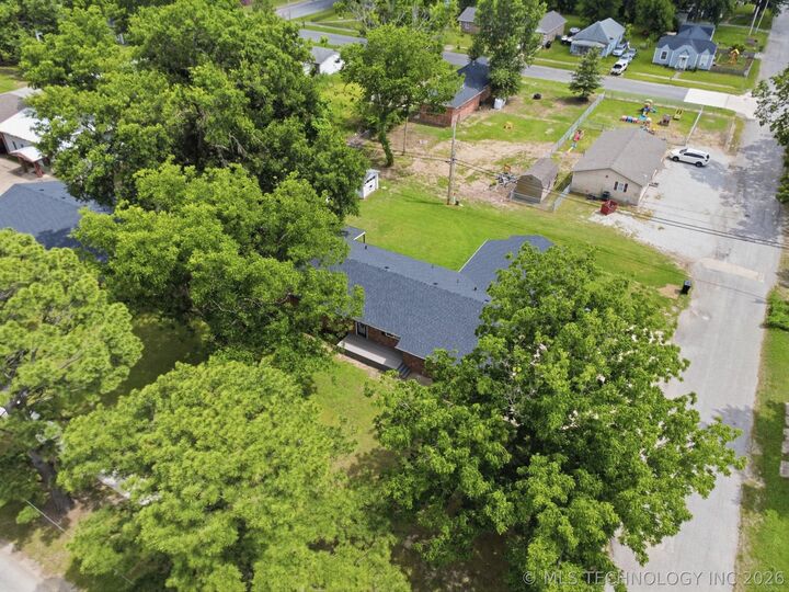Property Photo:  219 E Ozark Street  OK 74445 
