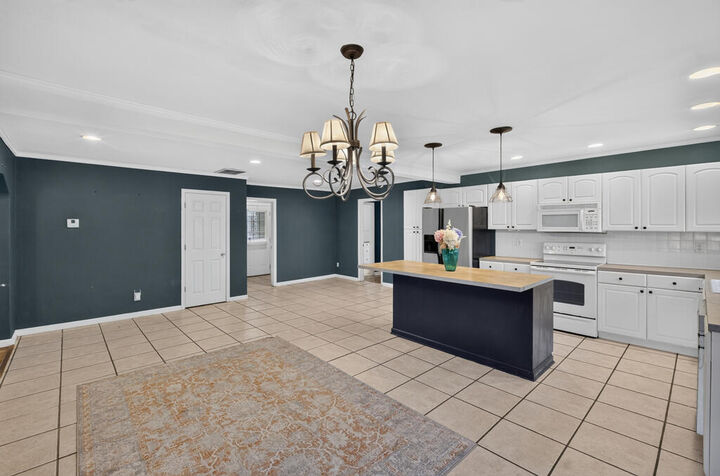 Property Photo:  2401 Oak St.  GA 31602 