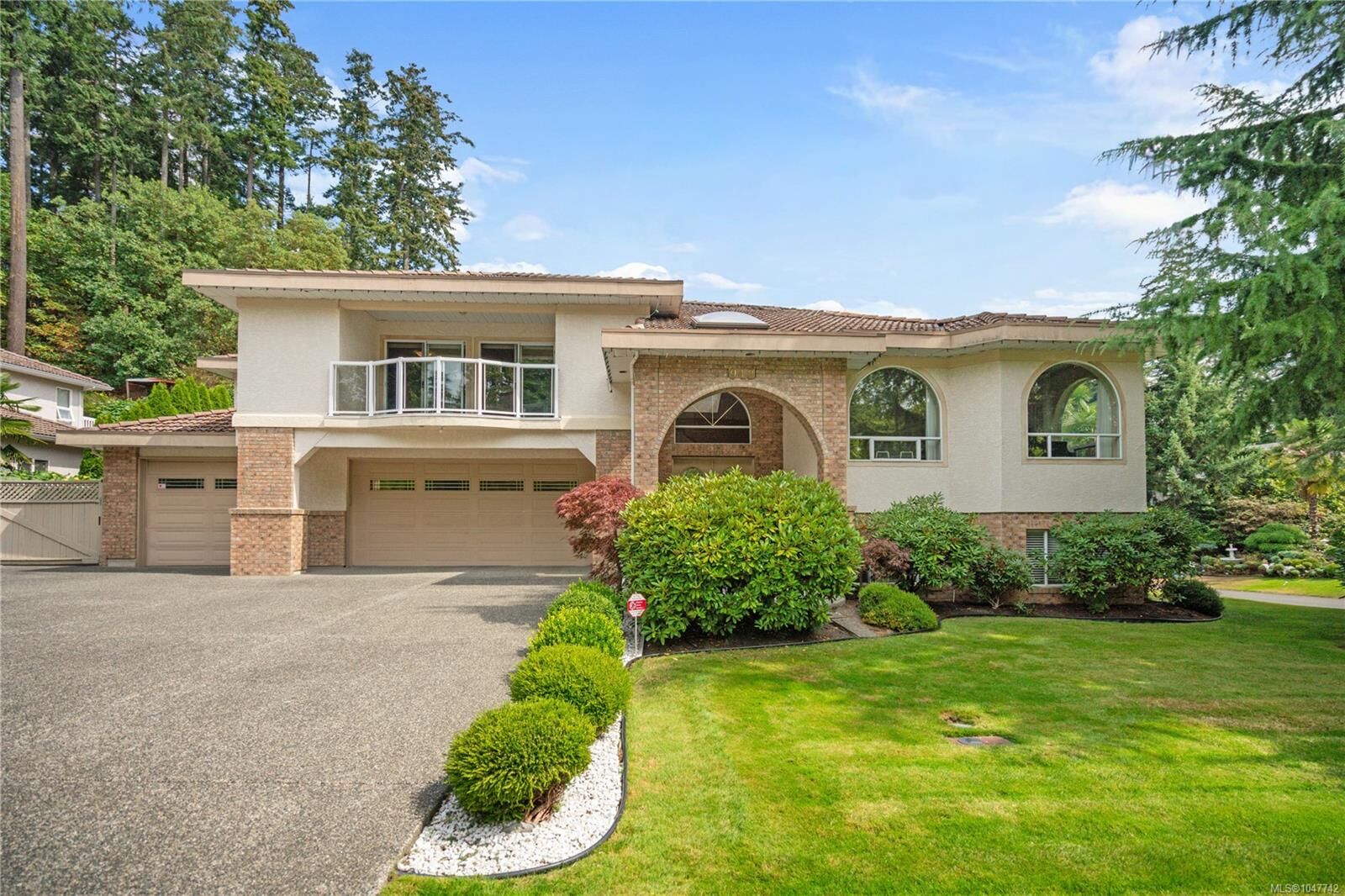 Property Photo: 948 Boulderwood Rise BC V8Y 3G5