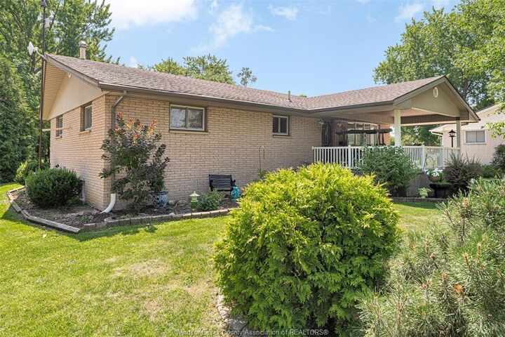 Property Photo: 316 East Ruscom River Road ON N0R 1S0