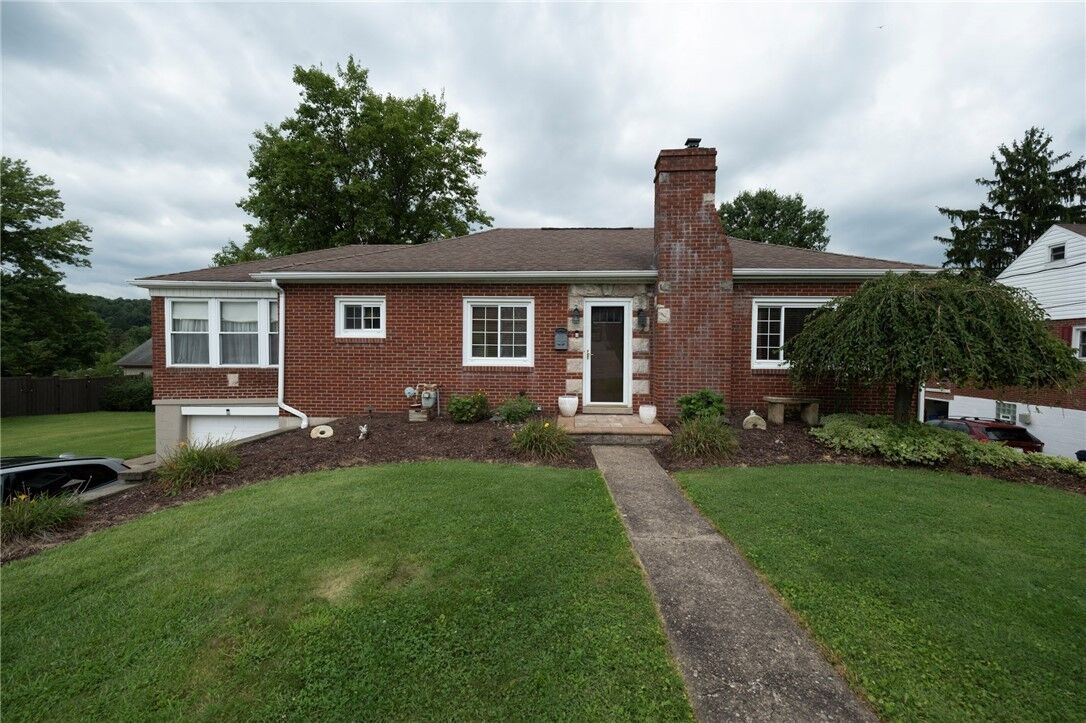 Property Photo:  104 Murrysville Rd  PA 15085 