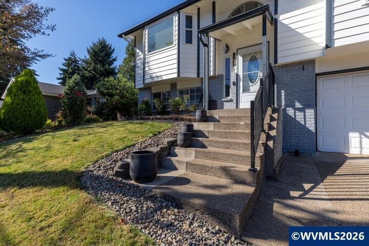 Property Photo:  183 Holder Ln SE  OR 97306 