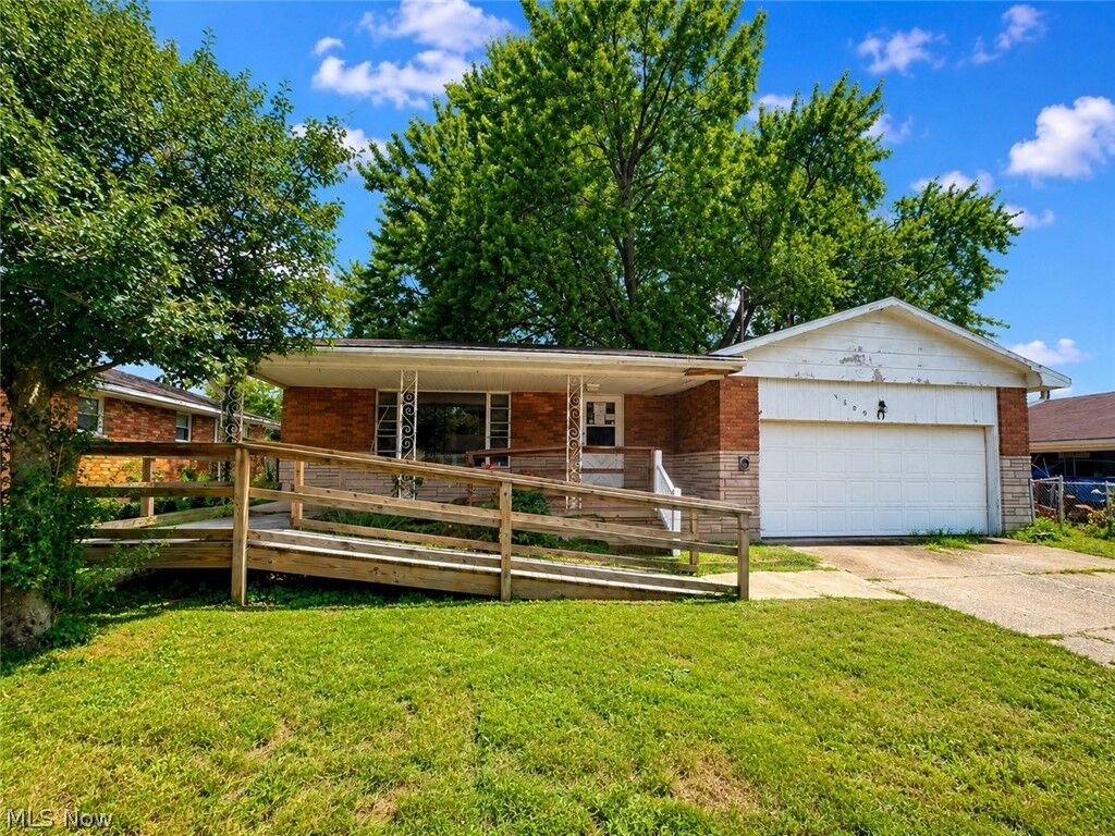 Property Photo: 1809 Rockland Avenue OH 45714