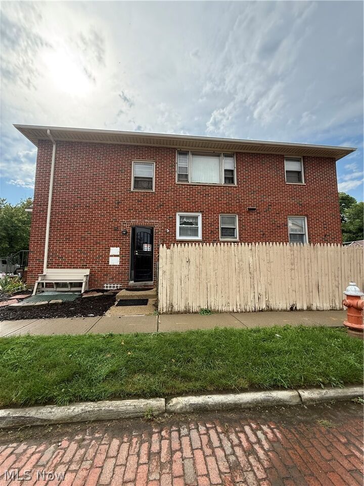 Property Photo:  16727 Grovewood Avenue  OH 44110 
