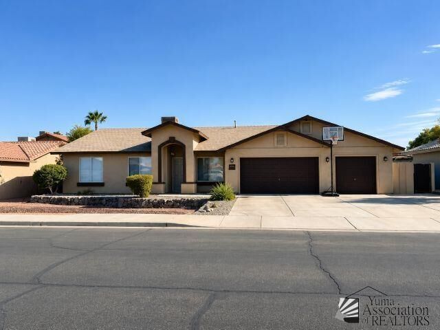 Property Photo:  6321 E 40 Ln  AZ 85365 