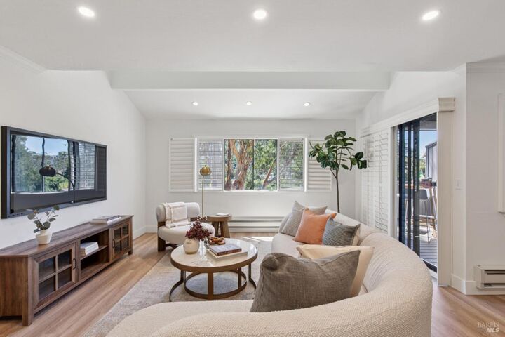 Property Photo:  67 Corte Mesa Drive  CA 94901 