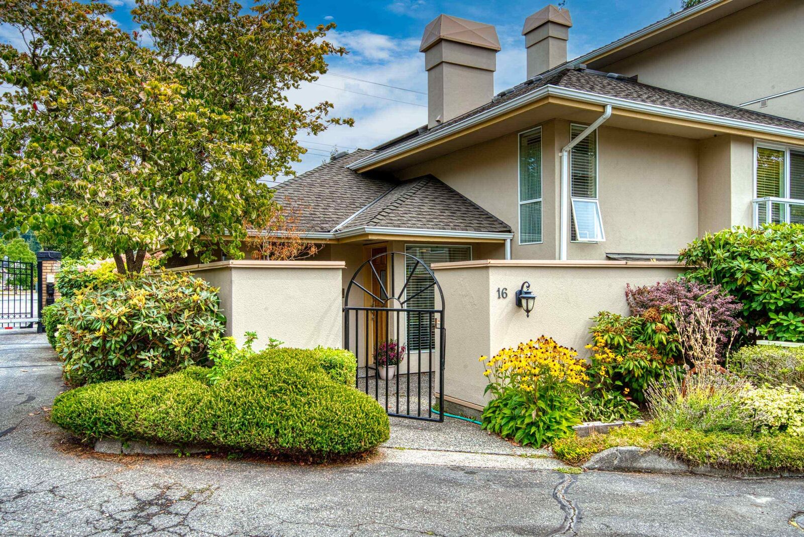 Property Photo: 1759 130 Street 16 BC V4A 8R9