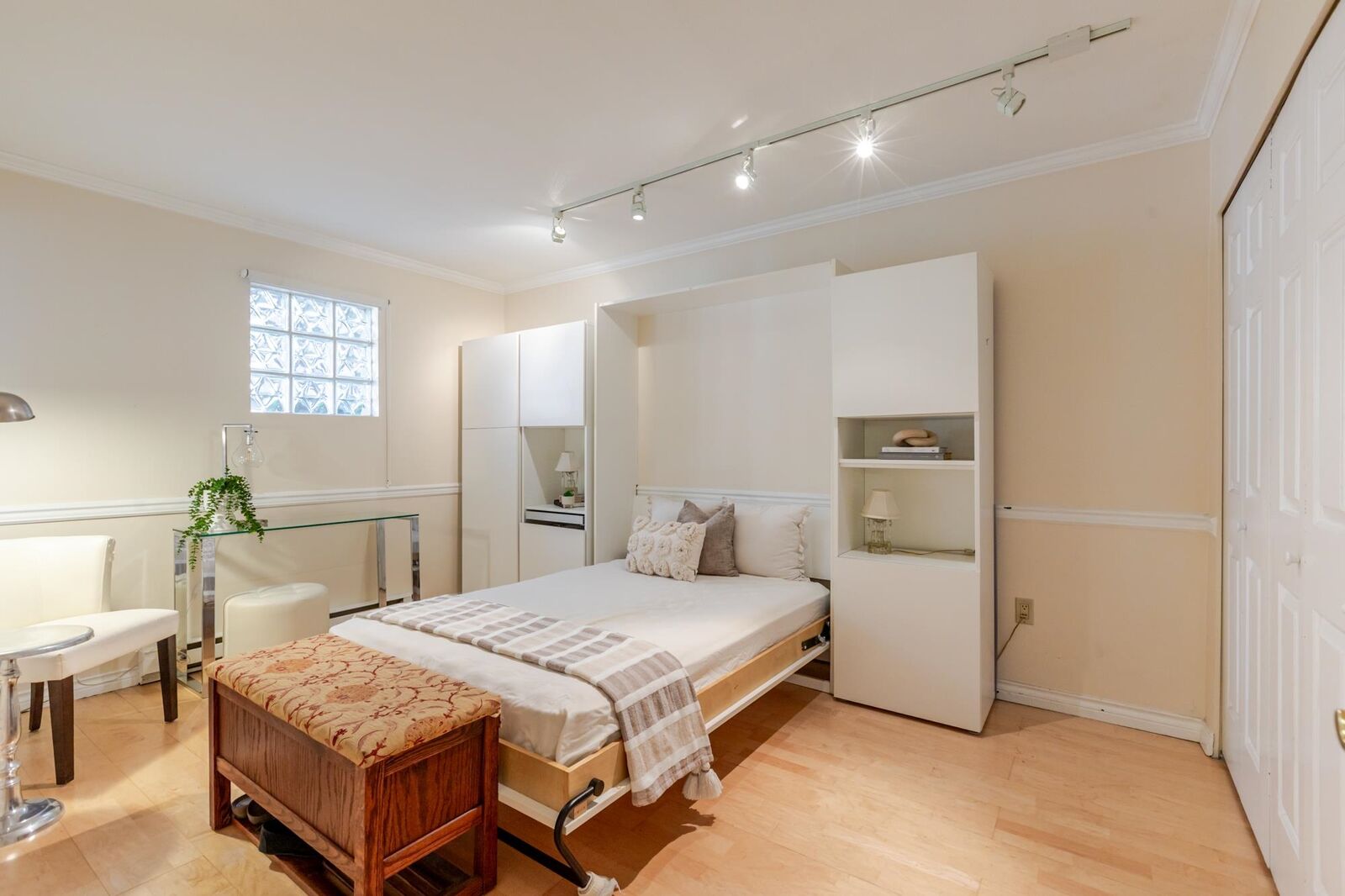 Property Photo:  2 Renaissance Square 103  BC V3M 6K3 
