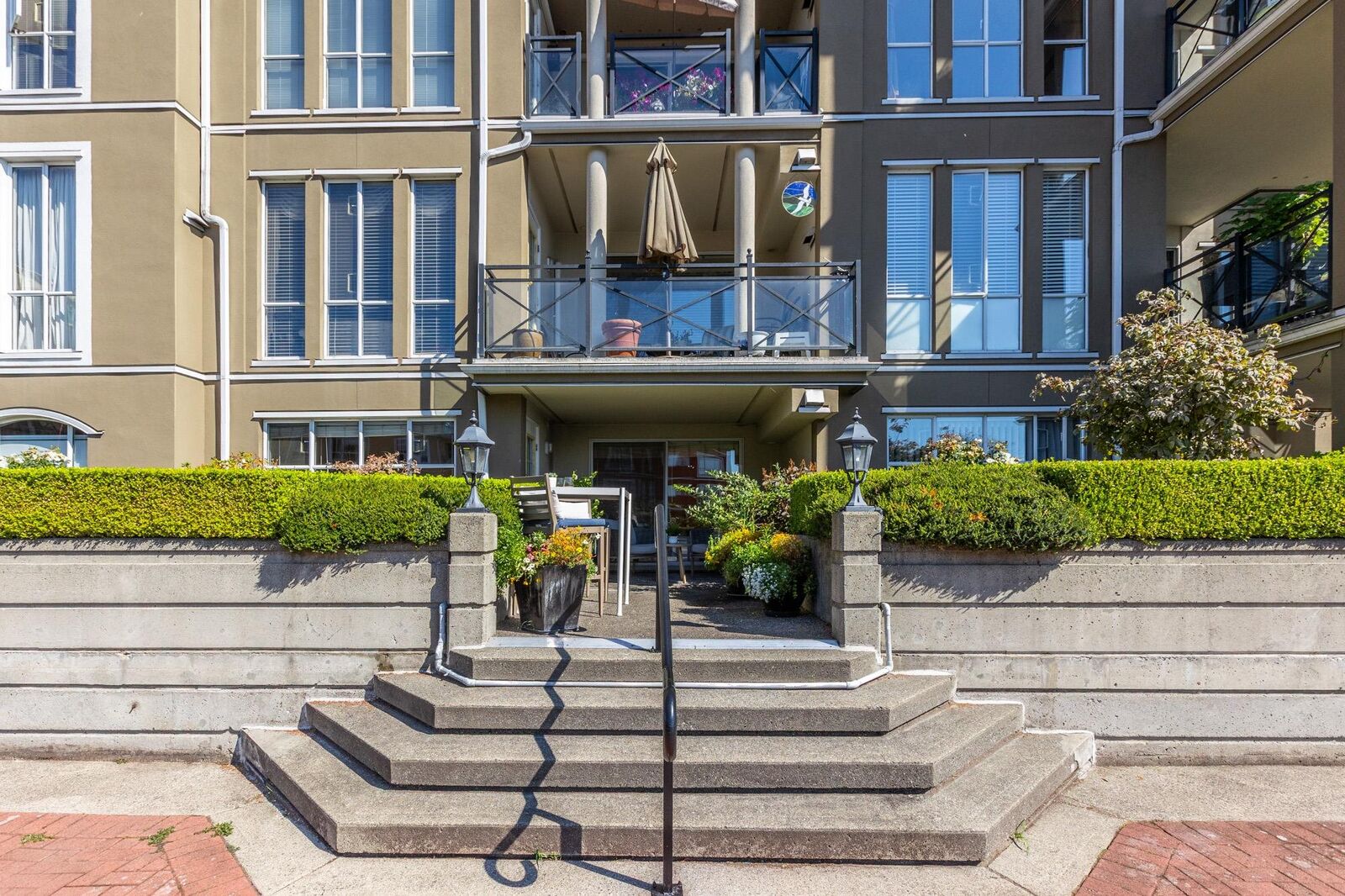 Photo de la propriété:  2 Renaissance Square 103  BC V3M 6K3 
