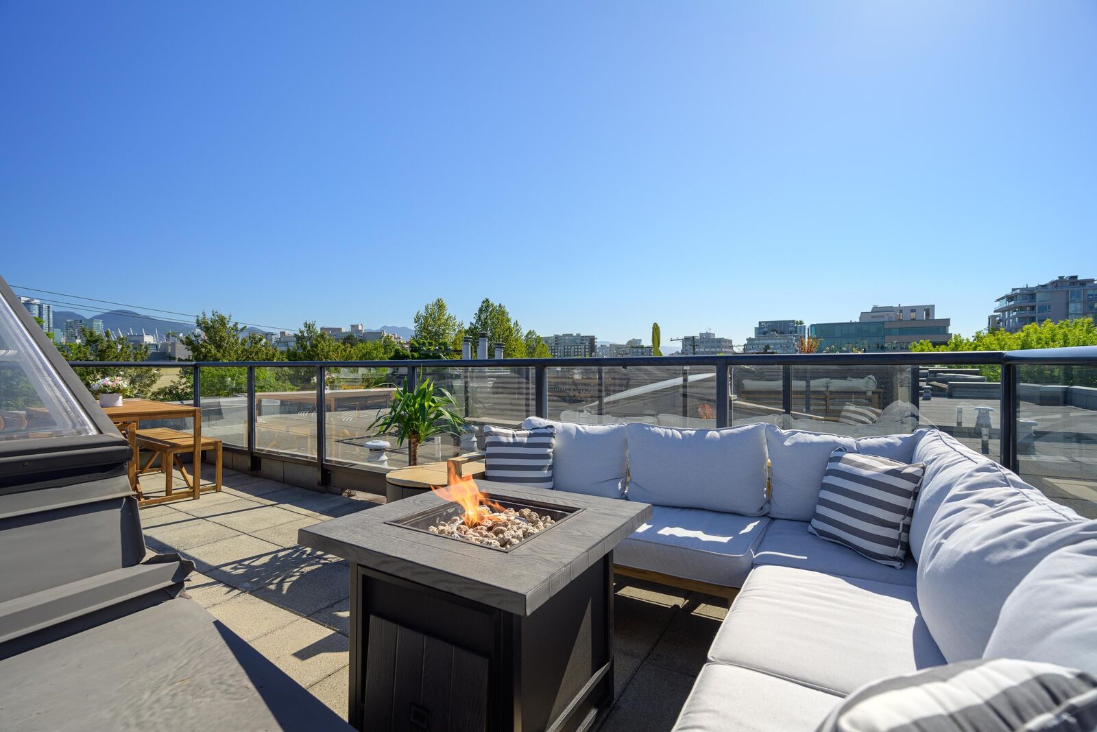 Property Photo:  676 W 6th Avenue 220  BC V5Z 1A3 