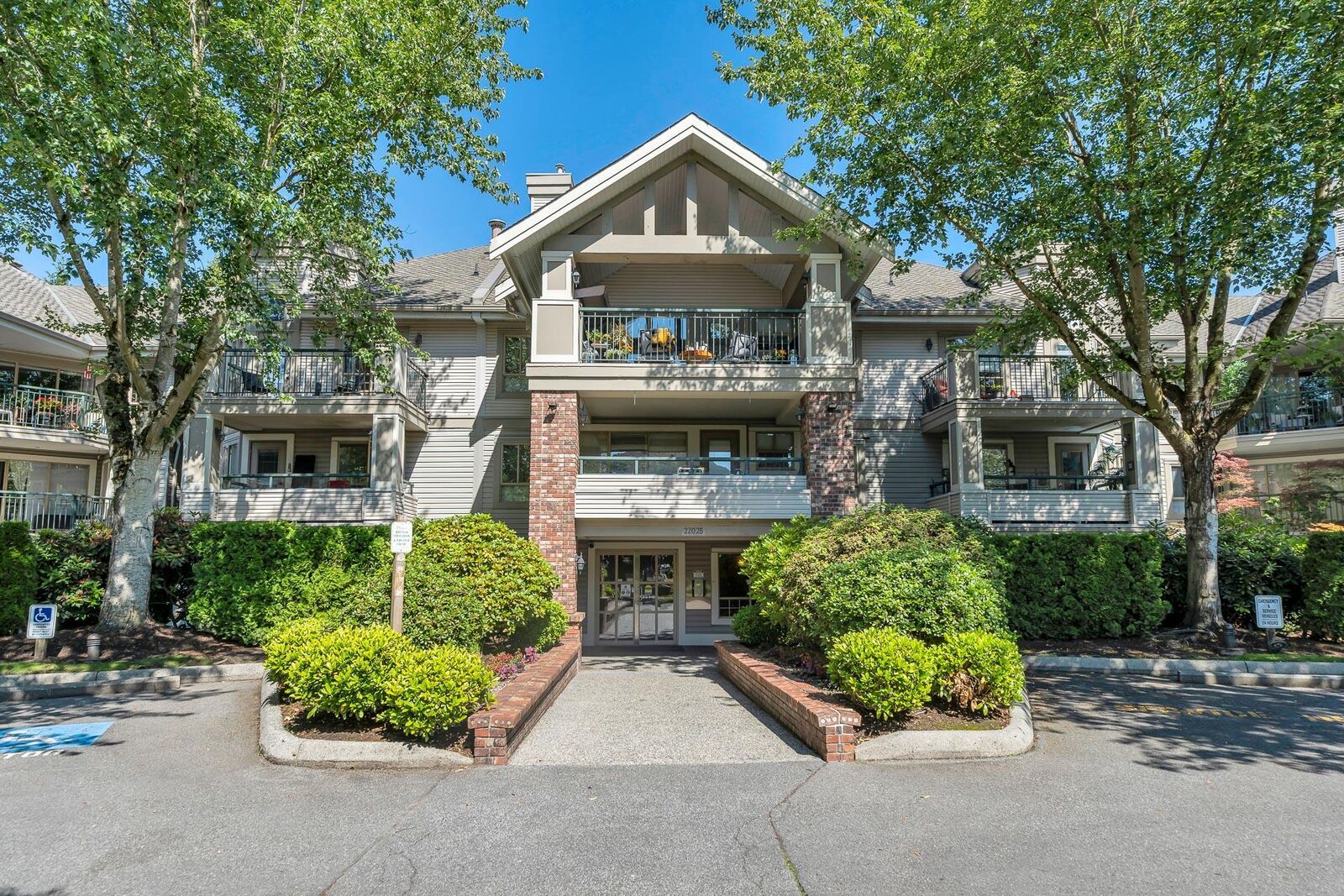 Property Photo:  22025 48 Avenue 313  BC V3A 8L2 