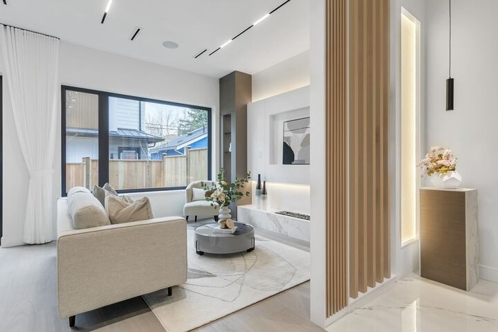 Property Photo: 4023 W 18th Avenue 2 BC V6S 1B9
