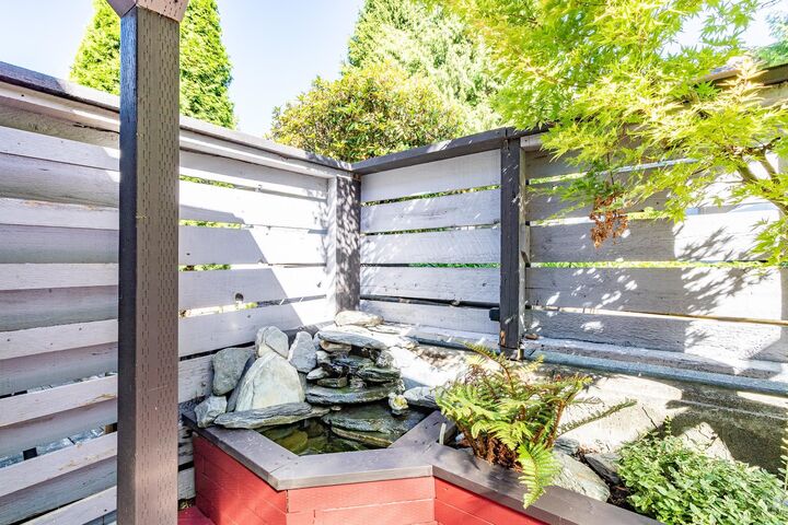 987 Howie Avenue — photo 1