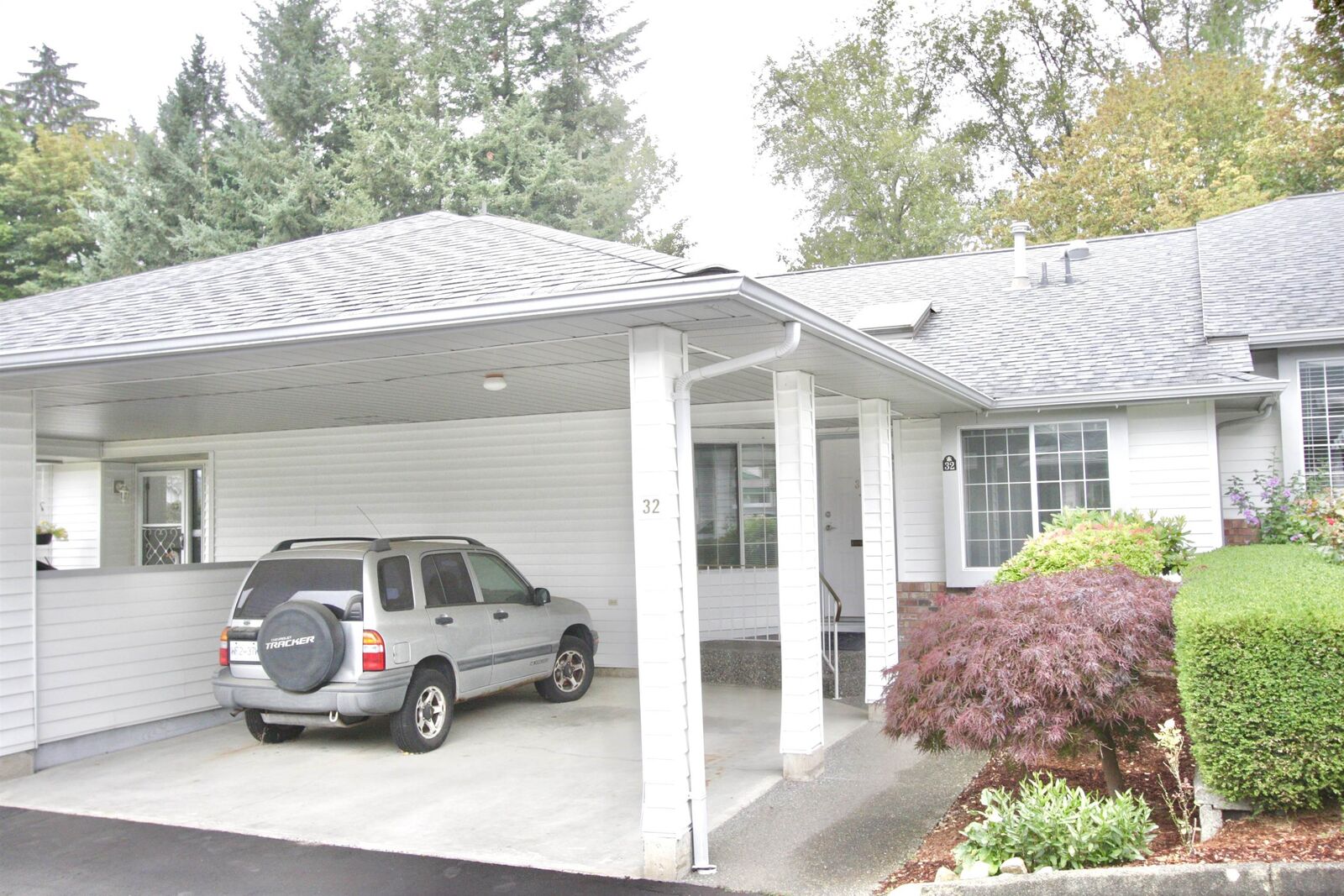 Property Photo: 3055 Trafalgar Street 32 BC V2S 7X8