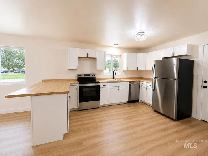 Property Photo:  1801 Hansen Ave  ID 83318 