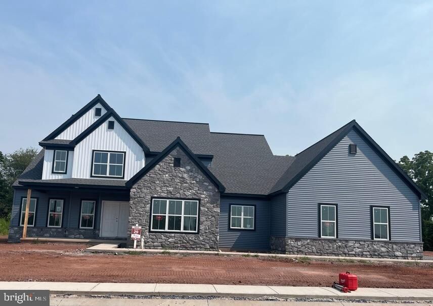 Property Photo:  