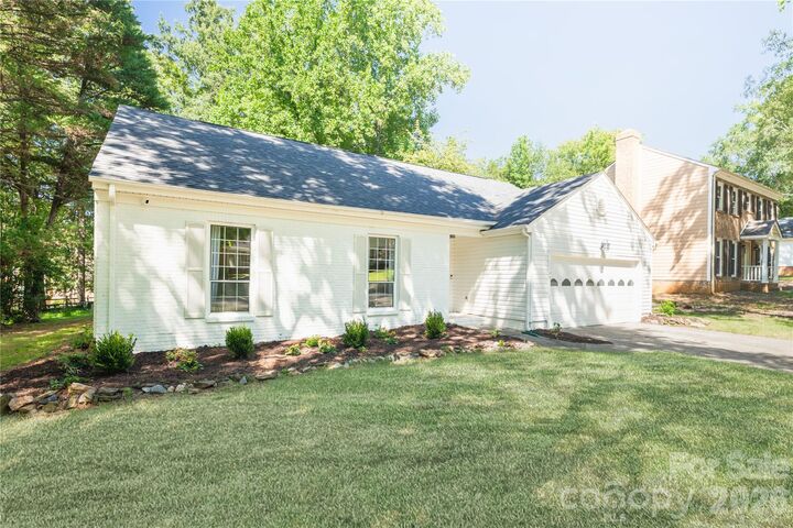 Property Photo: 8805 Golf Ridge Drive NC 28277