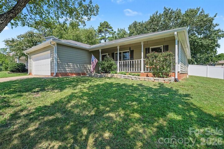 Property Photo: 11525 Waterflower Lane NC 28262