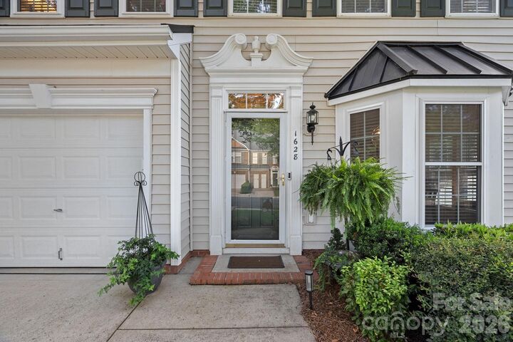 Property Photo: 1628 Backcreek Lane NC 28054