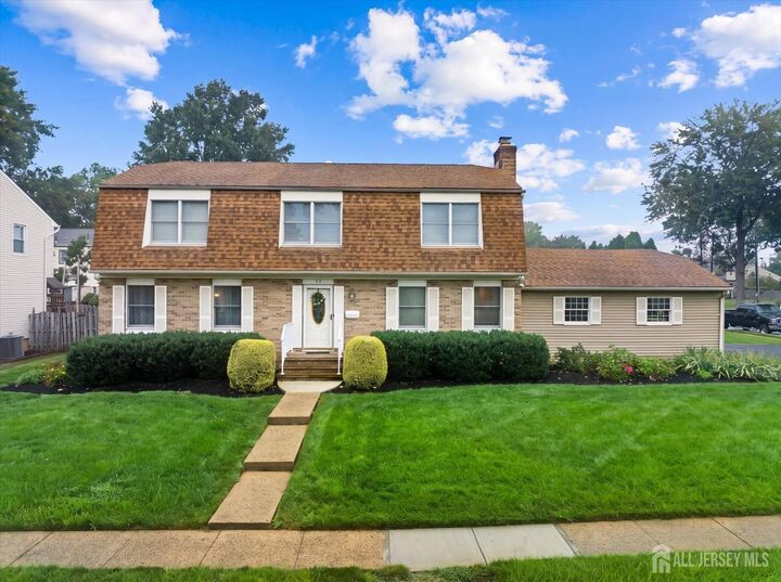 Property Photo:  12 Holly Park Drive  NJ 07080 