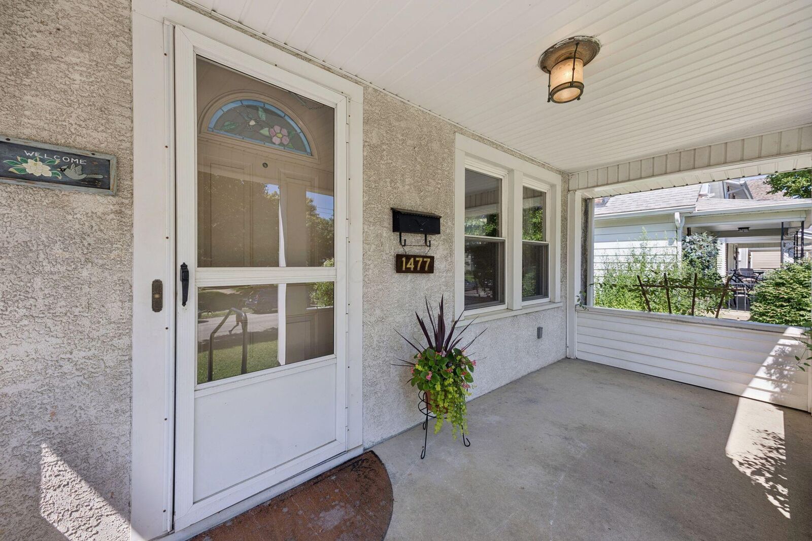 Property Photo: 1477 Elmwood Avenue OH 43212