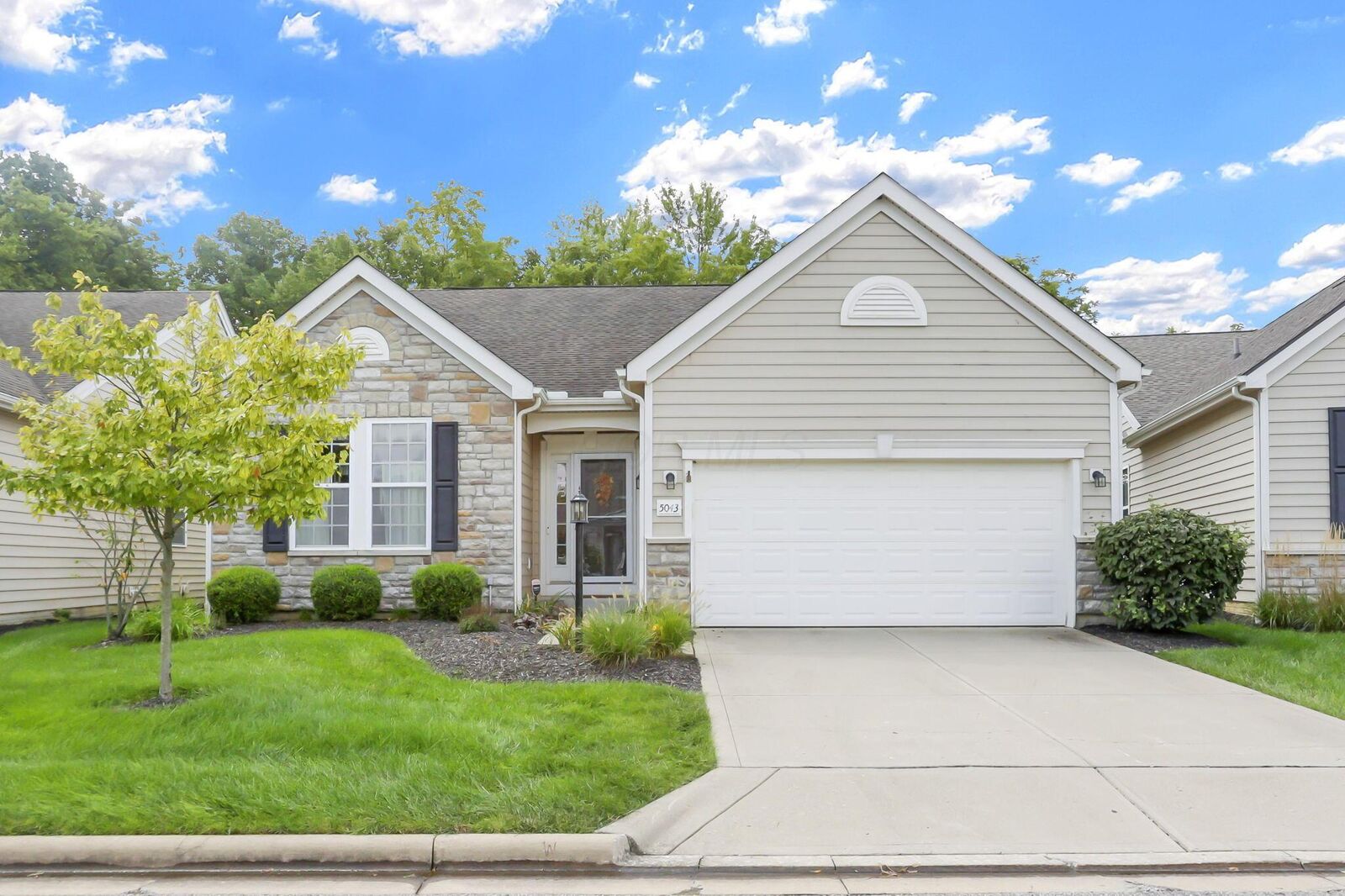 Property Photo:  5043 Apple Glen Trail  OH 43123 