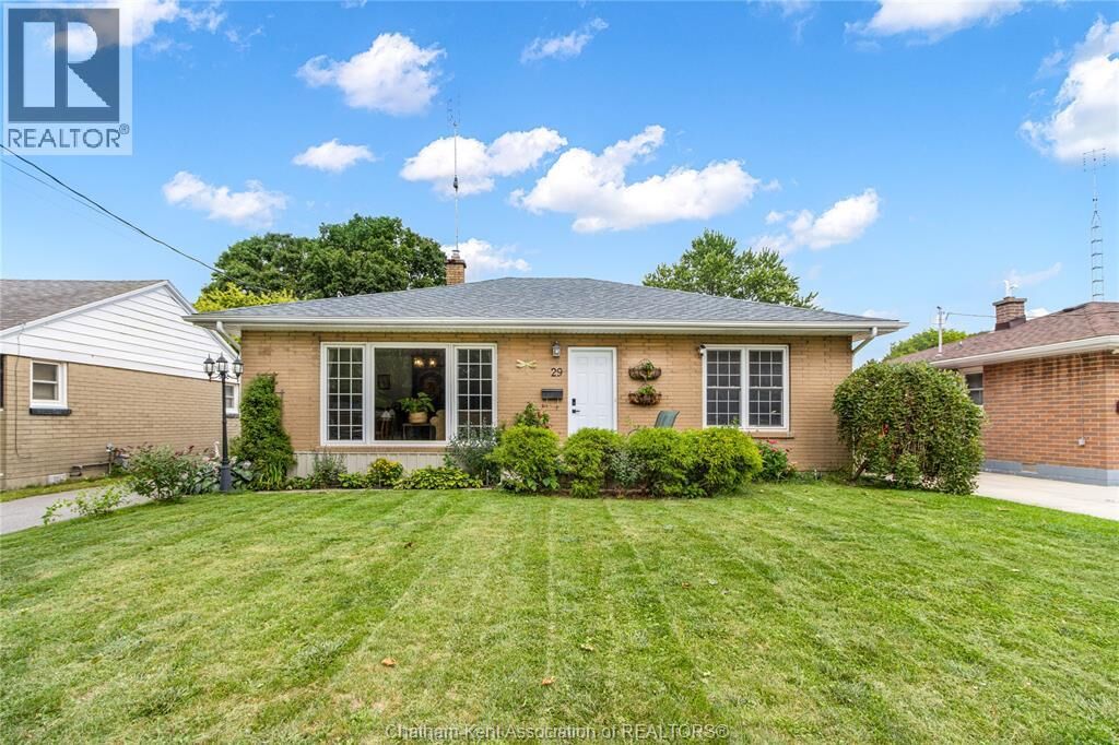 Property Photo:  29 Pavey Street  ON N7M 5E1 