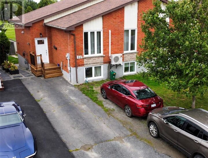 176 Autumnwood Crescent — photo 1