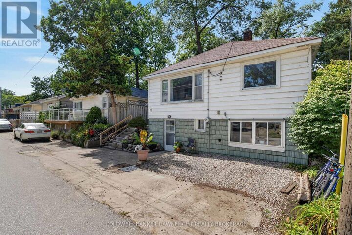 Photo de la propriété:  13 Warwick Avenue  ON N0M 1T0 