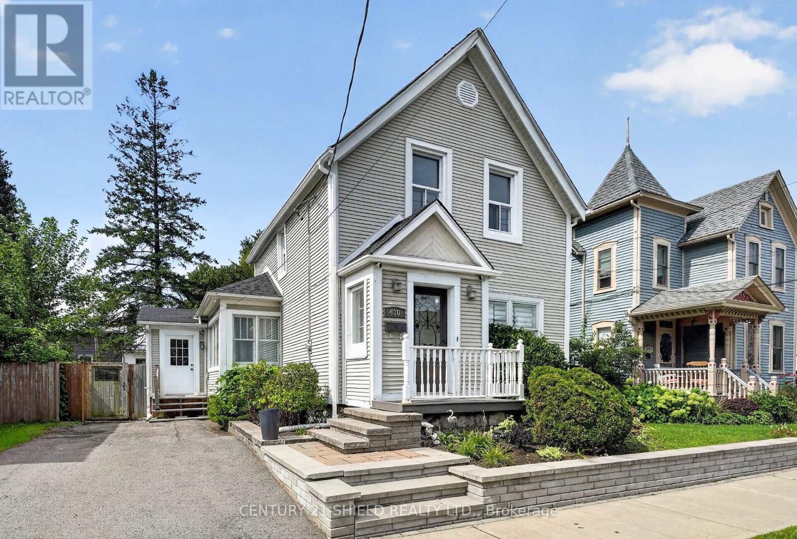 Property Photo:  430 Sydney Street  ON K6H 3H8 