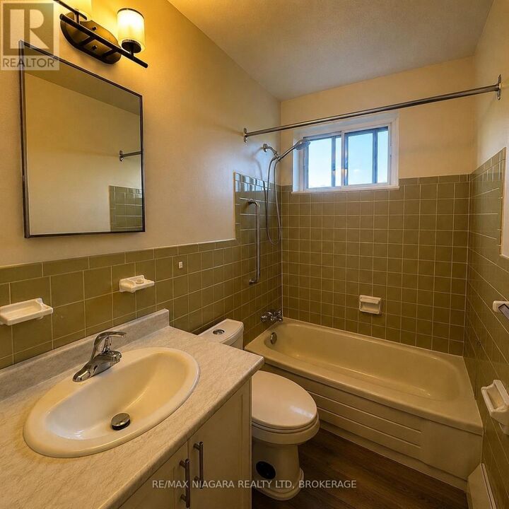 Property Photo: 550 King Street 609 ON L4R 3N1