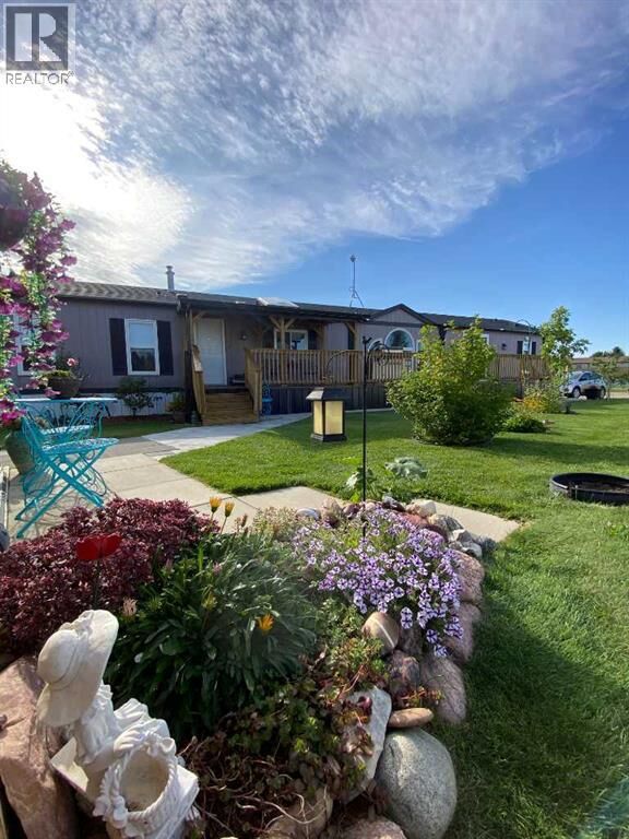 Property Photo:  43 Roseglen Close  AB T0J 2W0 