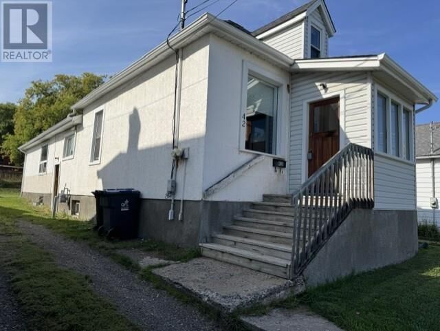 Property Photo:  42 Ontario St  ON P7B 3E9 