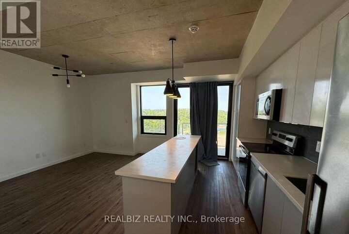 Property Photo:  7 Erie Avenue West 512  ON N3S 0K5 