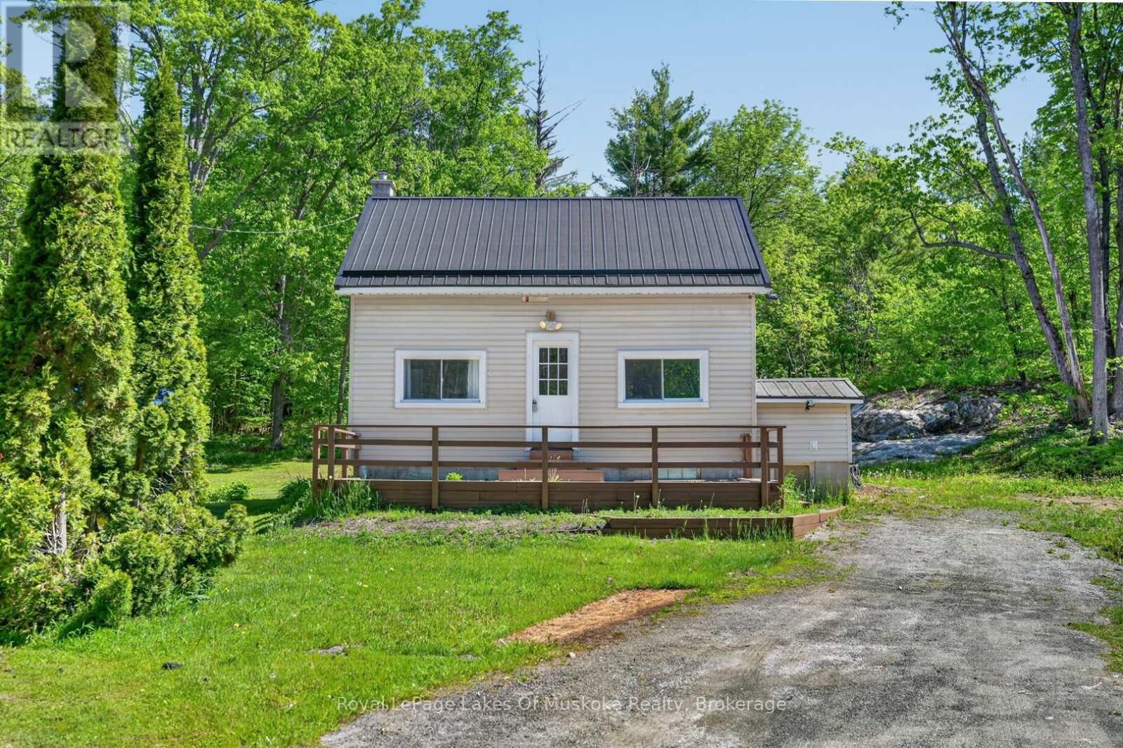Property Photo: 1018 Sniders Bay Road ON P1P 1R2