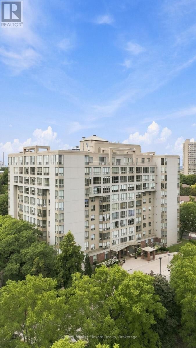 Property Photo:  1110 Walden Circle 312  ON L5J 4R3 