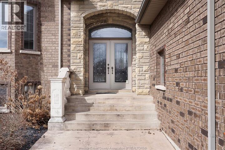 Property Photo:  199 Ellison  ON N8H 0A2 
