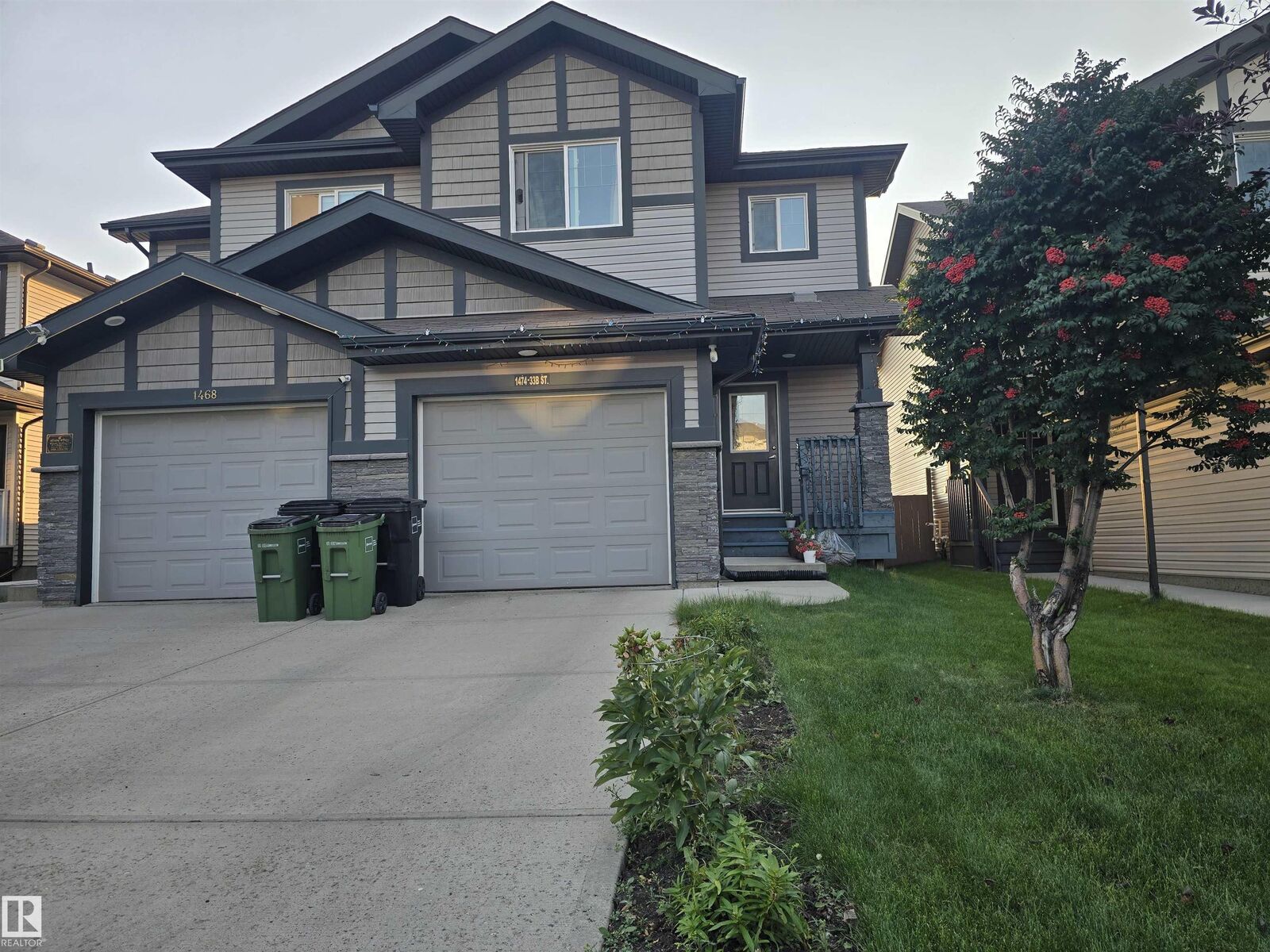 Property Photo:  1474 33B Street NW  AB T6T 0X6 