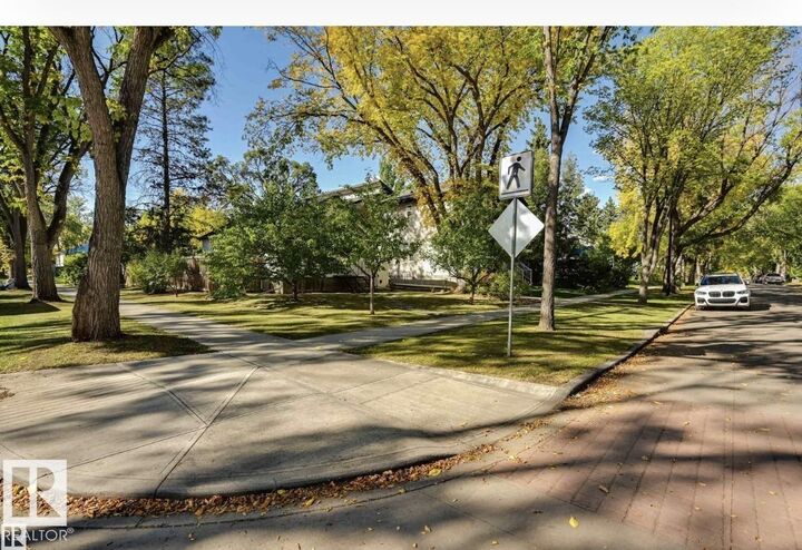 Property Photo:  11502 122 Street NW  AB T5M 0C1 