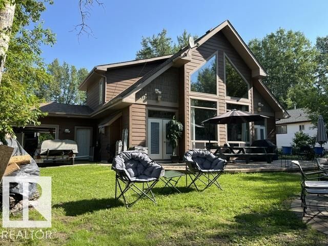 Property Photo:  115 Sunset Boulevard  AB T0C 2P0 