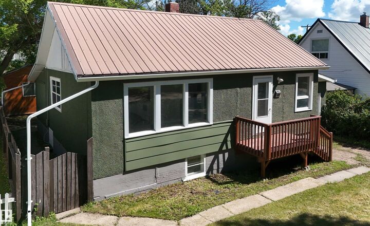 Property Photo:  5510 48 Avenue  AB T9A 0N9 