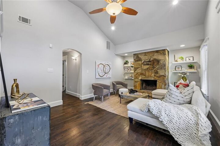 Property Photo:  692 Glenwood Avenue SE  GA 30312 