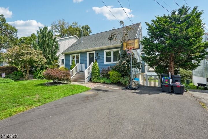 Property Photo:  122 Maplewood Ave  NJ 07470 