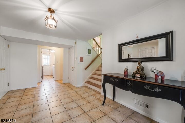 Property Photo:  15 Mansfield Ct  NJ 07039 