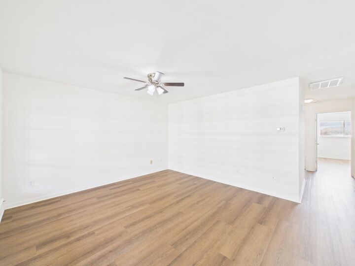 Property Photo: 5343 Richmond Avenue 21 TX 77056