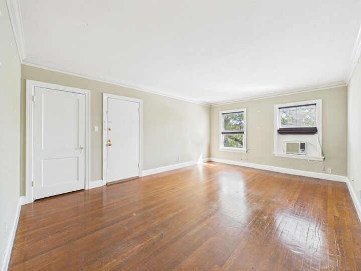 Property Photo: 1920 Richmond Avenue 2 TX 77098